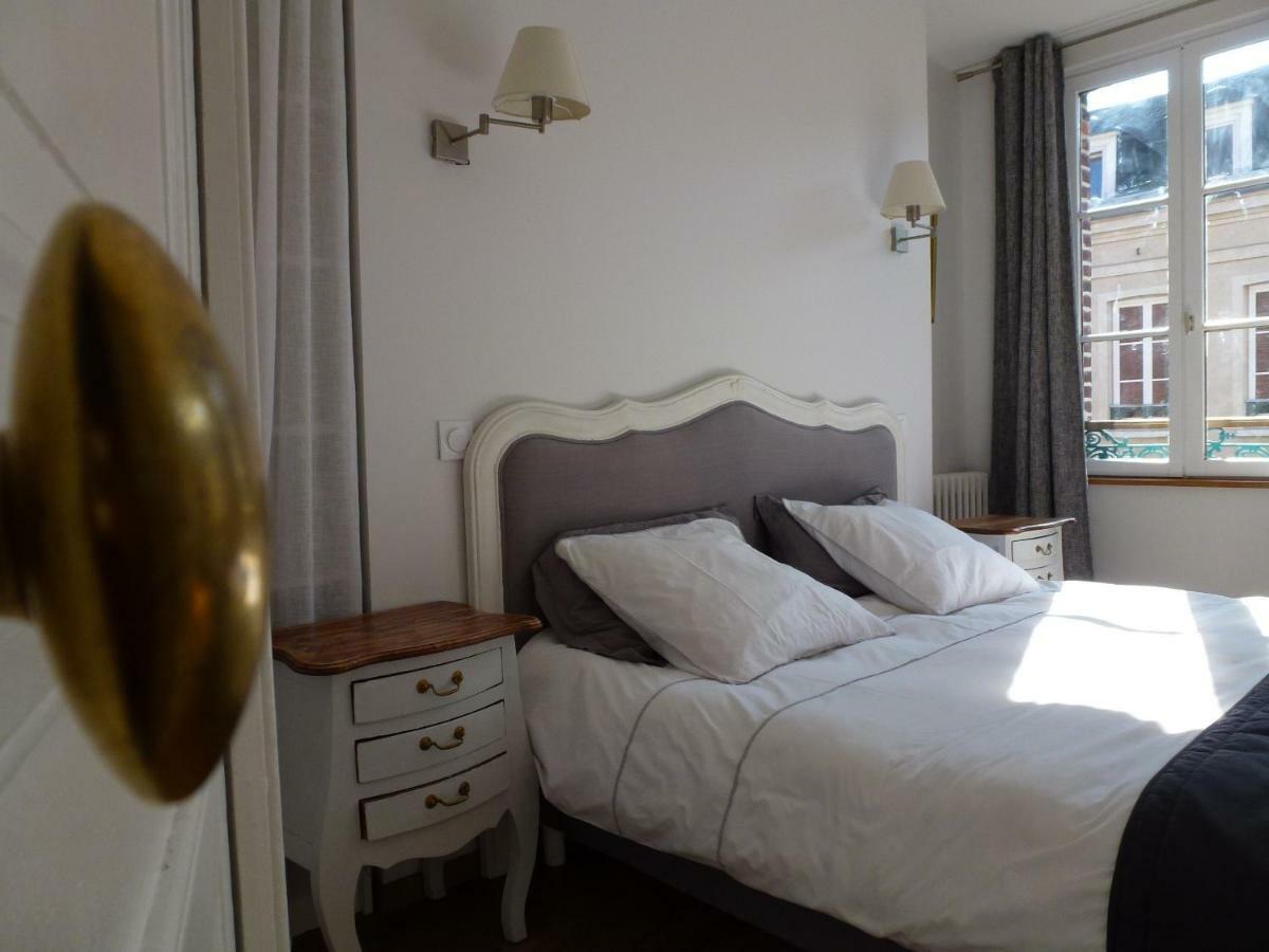 Appartamento Le Charme à la Française Honfleur Esterno foto